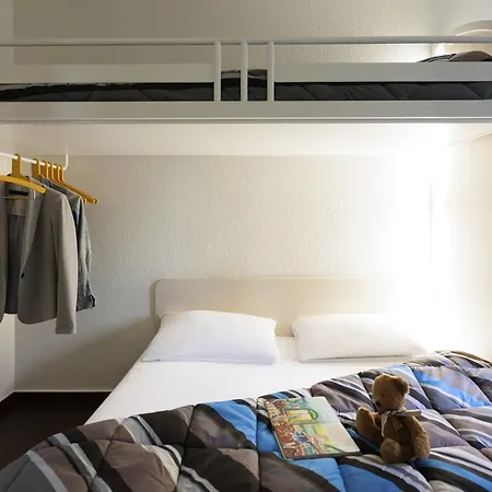 Hotel Hotelf1 A7 3*